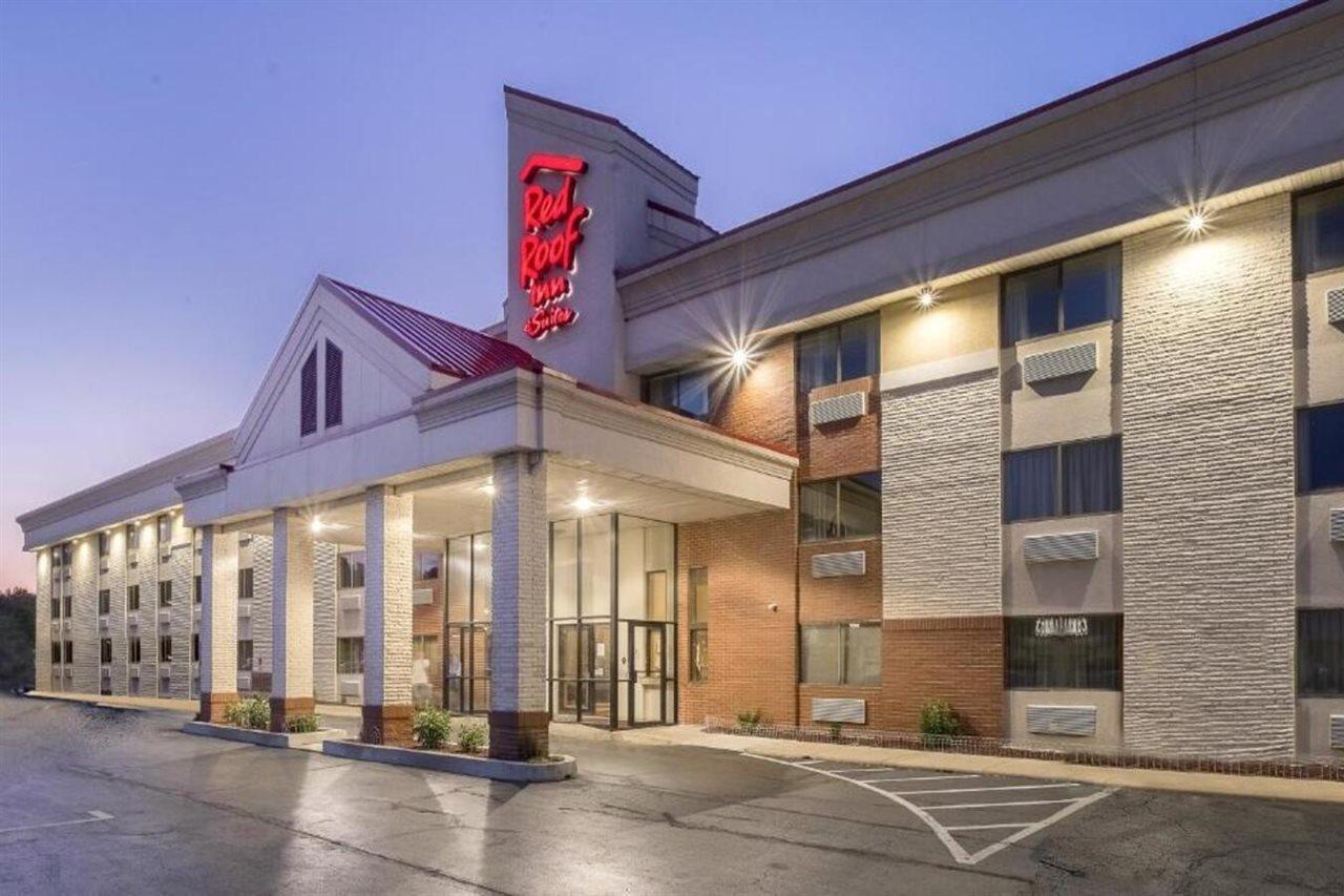 Red Roof Inn & Suites Cleveland - Elyria Eksteriør billede
