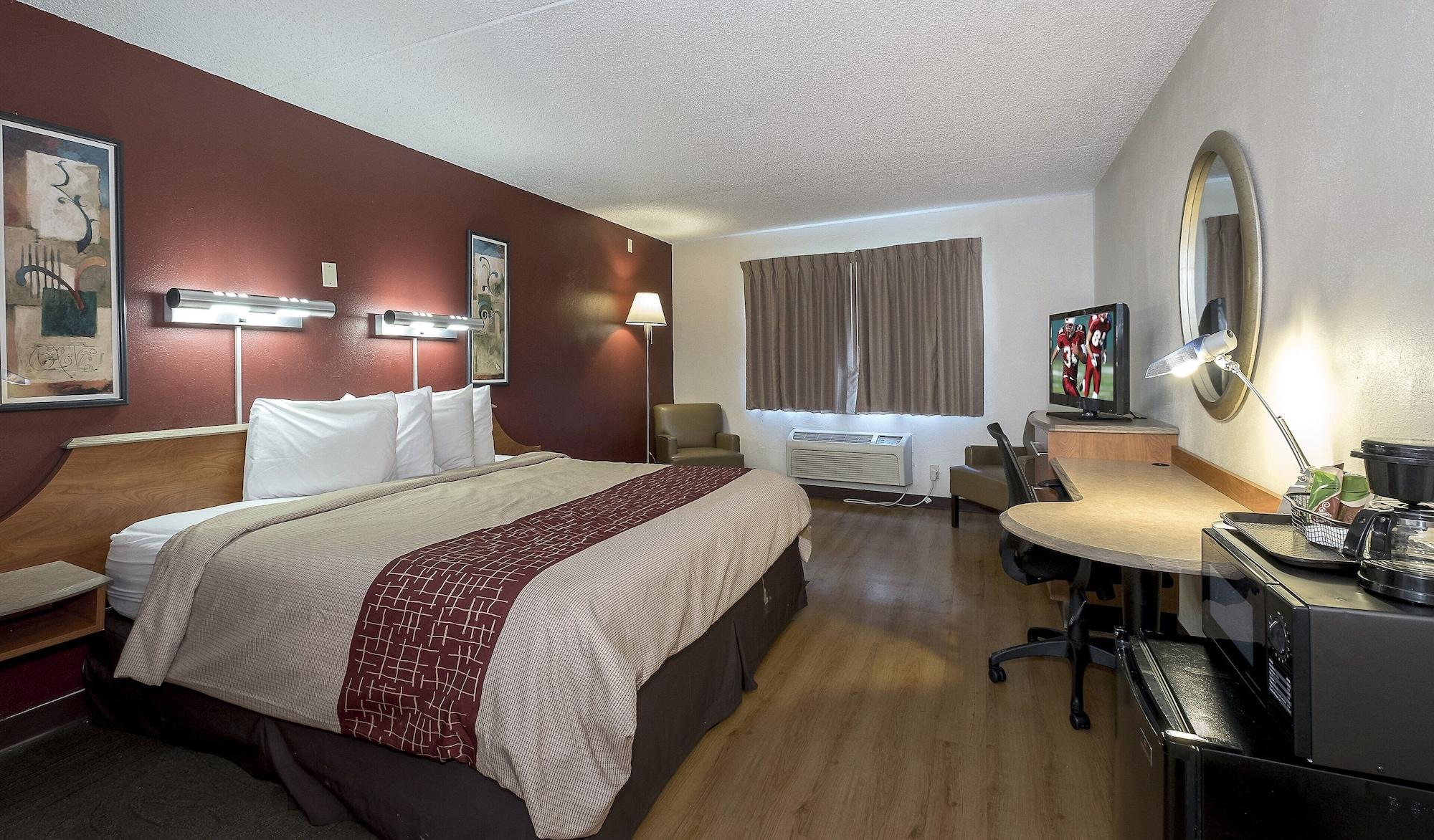 Red Roof Inn & Suites Cleveland - Elyria Eksteriør billede