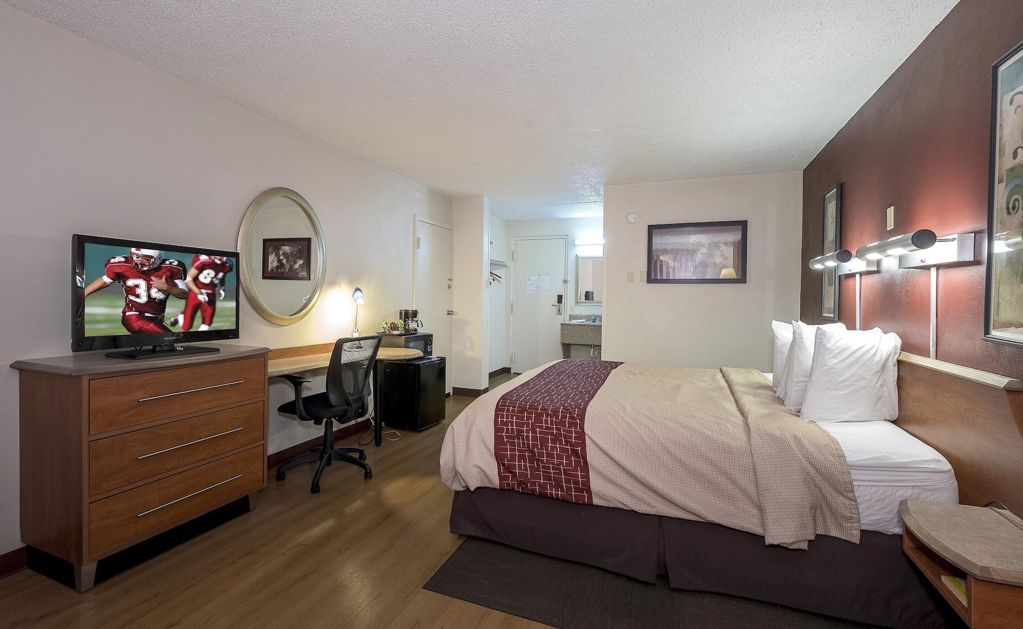 Red Roof Inn & Suites Cleveland - Elyria Eksteriør billede