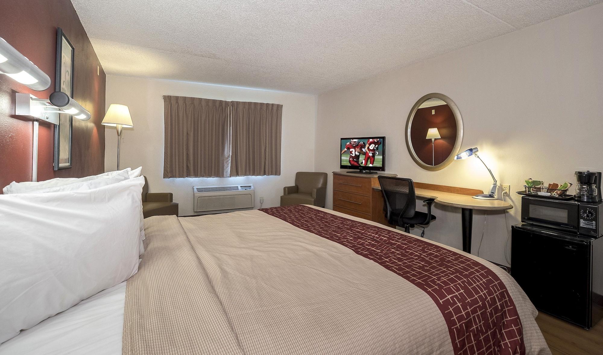 Red Roof Inn & Suites Cleveland - Elyria Eksteriør billede