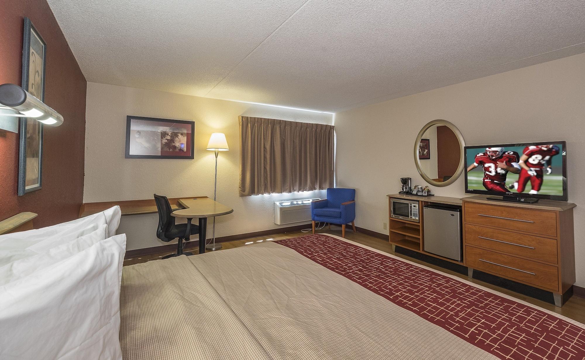 Red Roof Inn & Suites Cleveland - Elyria Eksteriør billede