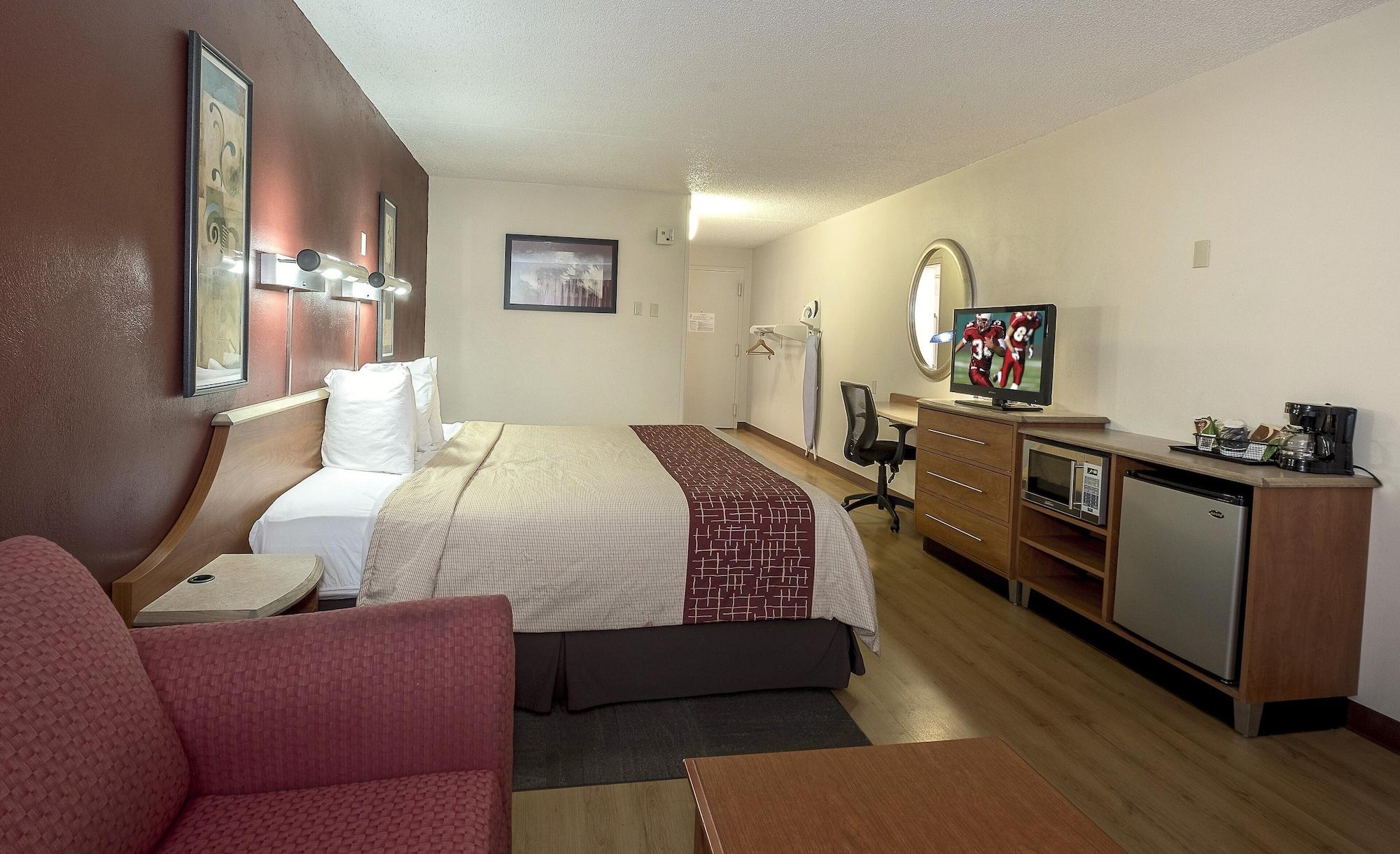 Red Roof Inn & Suites Cleveland - Elyria Eksteriør billede