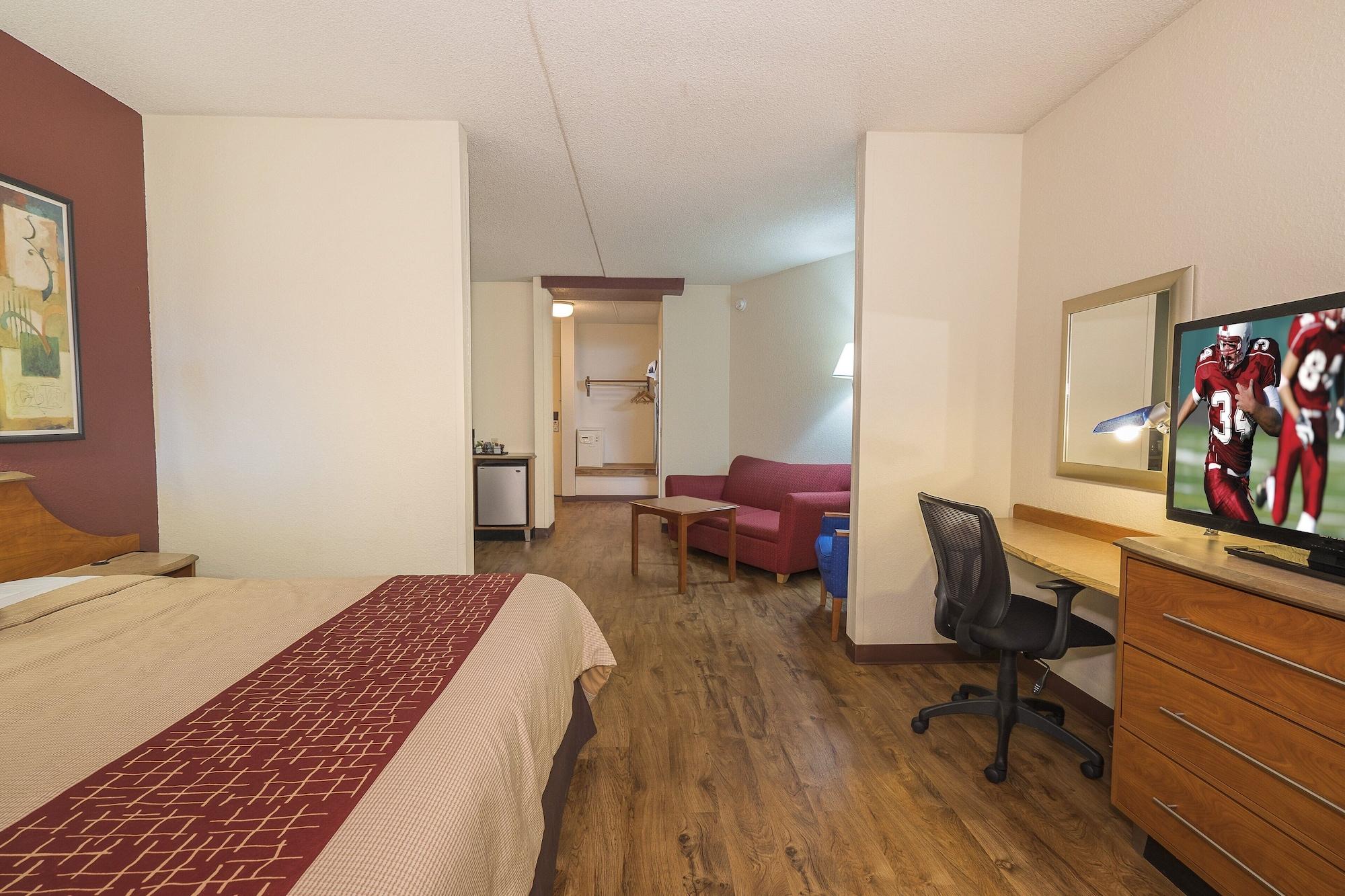 Red Roof Inn & Suites Cleveland - Elyria Eksteriør billede