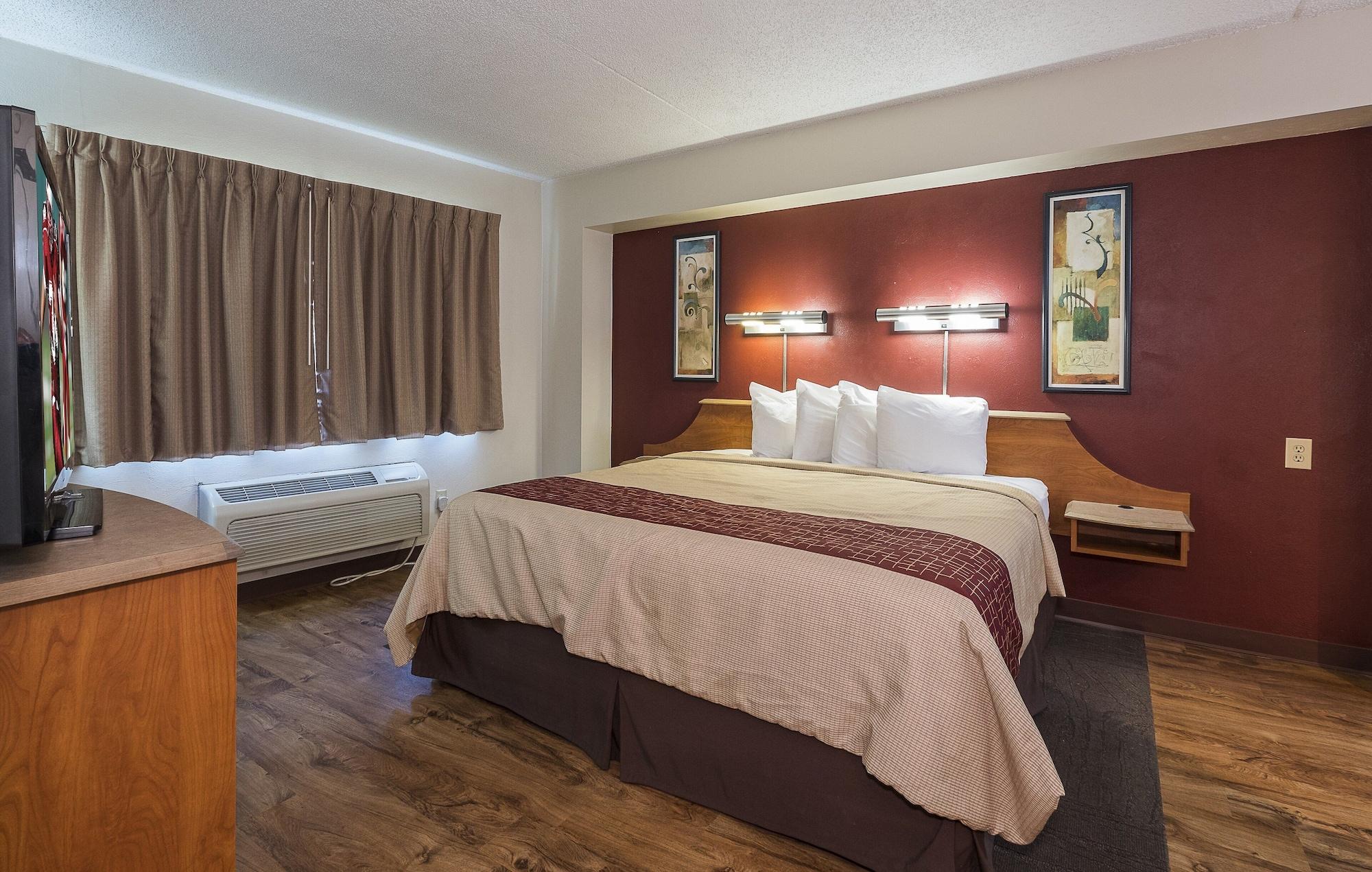 Red Roof Inn & Suites Cleveland - Elyria Eksteriør billede