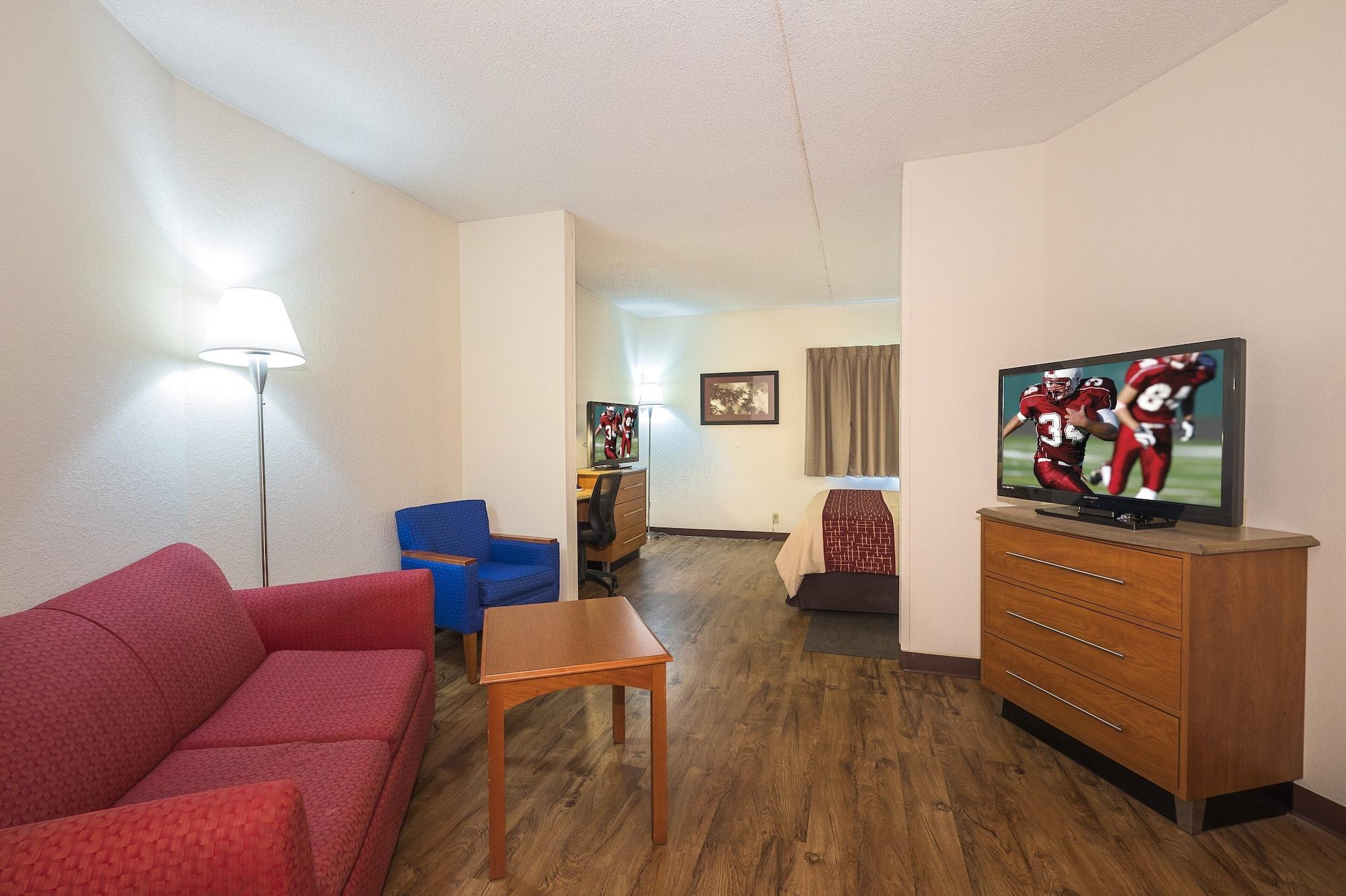 Red Roof Inn & Suites Cleveland - Elyria Eksteriør billede