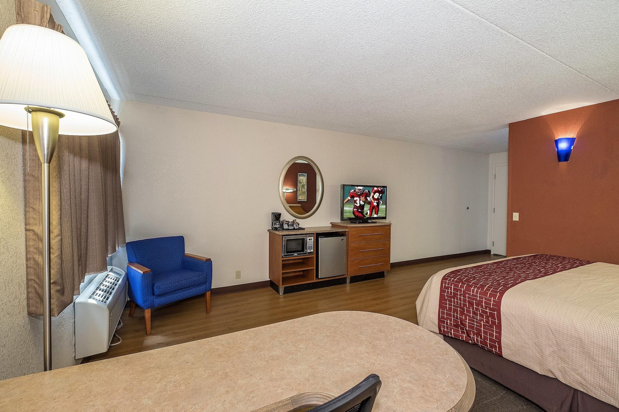 Red Roof Inn & Suites Cleveland - Elyria Eksteriør billede