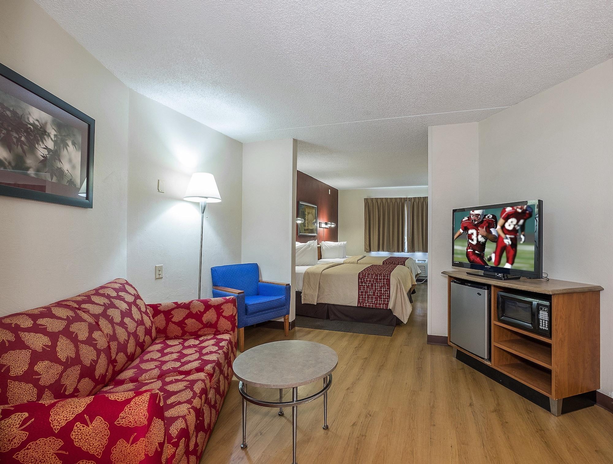Red Roof Inn & Suites Cleveland - Elyria Eksteriør billede