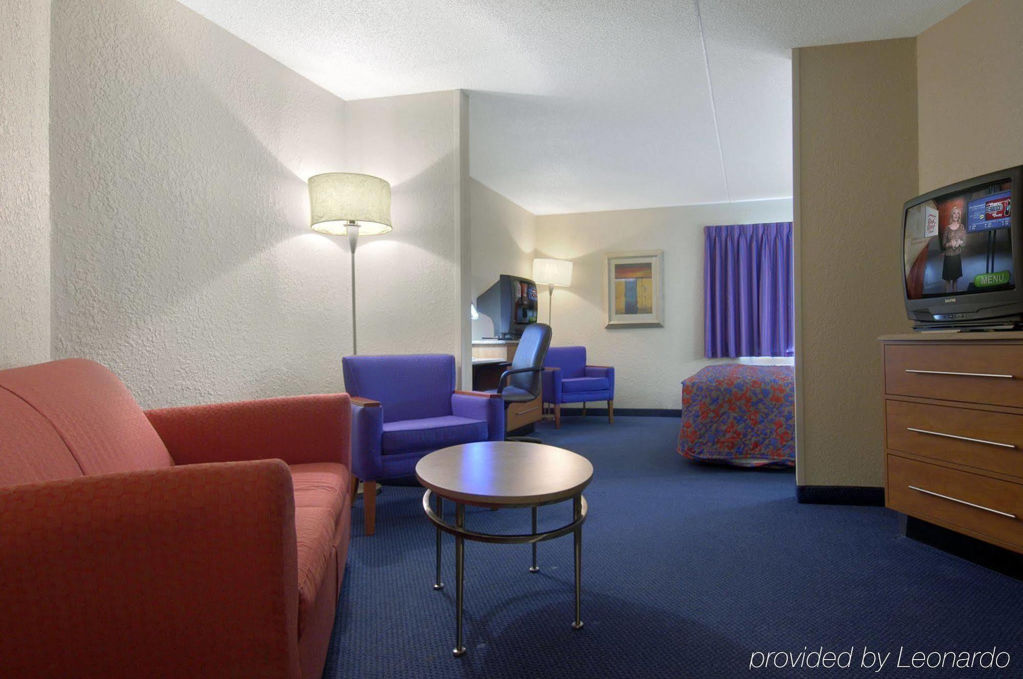 Red Roof Inn & Suites Cleveland - Elyria Værelse billede