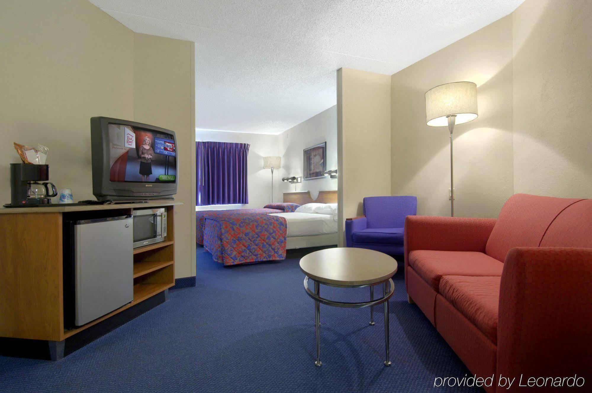 Red Roof Inn & Suites Cleveland - Elyria Eksteriør billede
