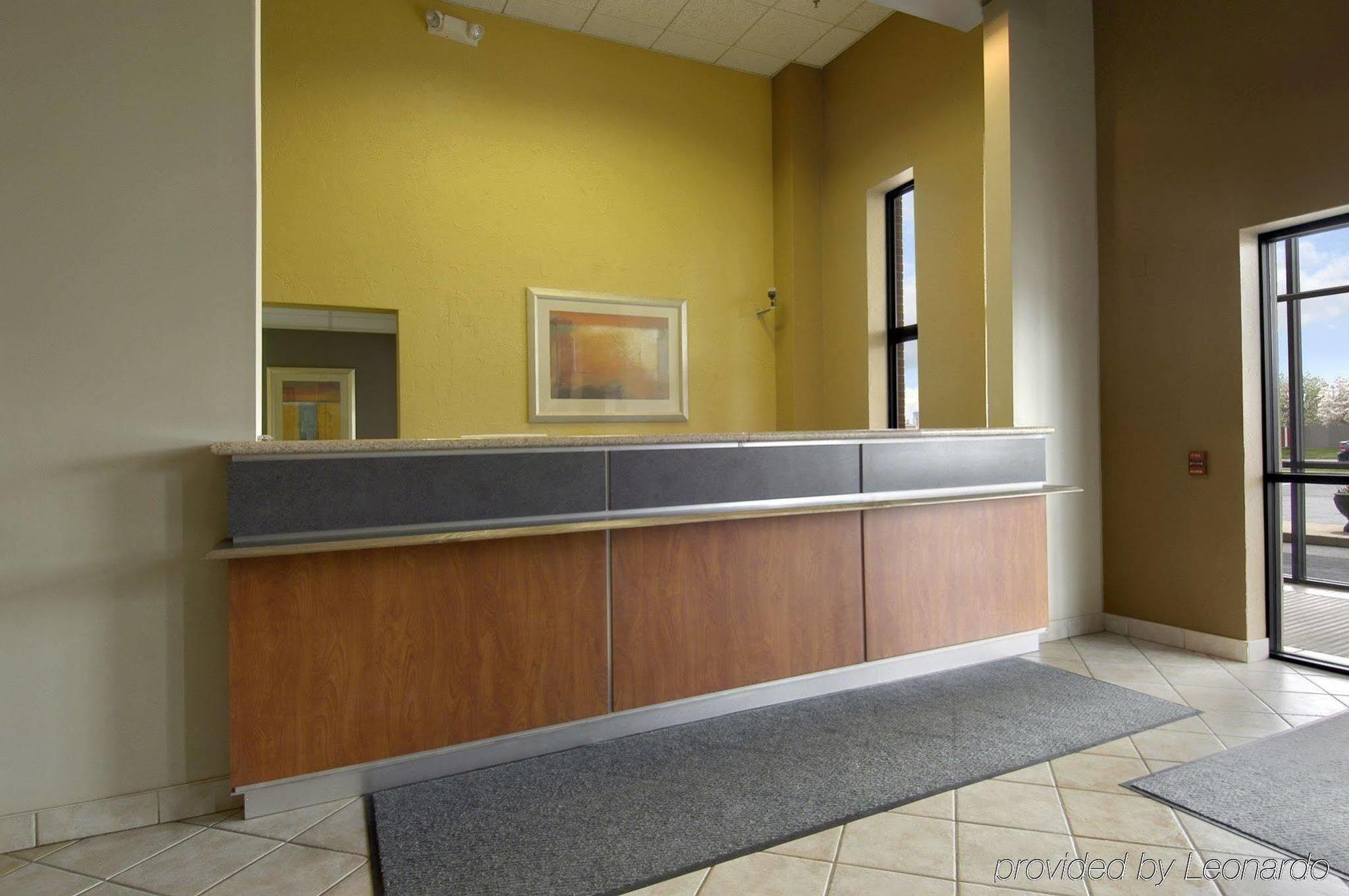 Red Roof Inn & Suites Cleveland - Elyria Eksteriør billede